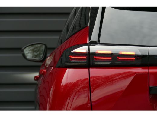 Peugeot 2008 1.2 HYBRID 136PK GT AUTOMAAT / NAVI / CLIMA / PDC / 17"LMV / CAMERA / KEYLESS / FULL-LED / BLUETO... ActivLease financial lease
