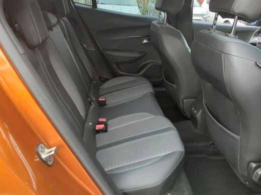 Peugeot 2008 1.2 PureTech Allure | Automaat | Navi by app | Apple carplay | Camera | All season | 65.000km | ActivLease financial lease