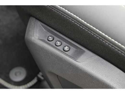 Peugeot 3008 1.2 Hybrid 136 GT | Automaat | Navigatie | Camera | Panorama/schuifdak | Lederen bekleding | ActivLease financial lease