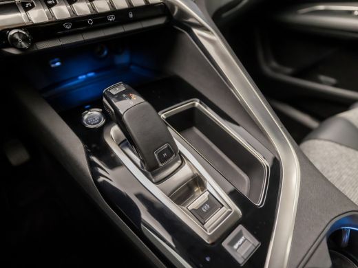 Peugeot 3008 1.2 PureTech Sport Automaat (APPLE CARPLAY, GROOT NAVI, LEDER, KEYLESS, 360 CAMERA, SPORTSTOELEN,... ActivLease financial lease