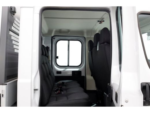 Peugeot Boxer 2.2 BlueHDi 140pk D.C. Open Laadbak Trekhaak 3000kg BPM-Vrij 11-2024 ActivLease financial lease