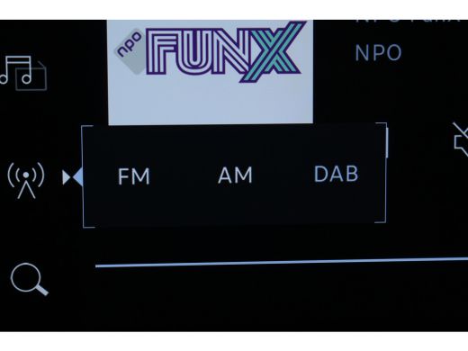 Peugeot e-3008 Allure Avantage 210 73 kWh | Camera | Keyless | Carplay | Navi | Cruise | 19" LMV | Privacy Glass... ActivLease financial lease