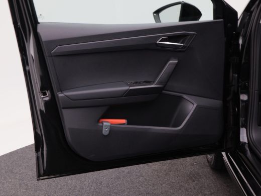 Seat Ibiza 1.0 EcoTSi 4.OH! Edition | Digitaal Dashboard | Stoelverwarming | CarPlay | Parkeersensoren | LED... ActivLease financial lease