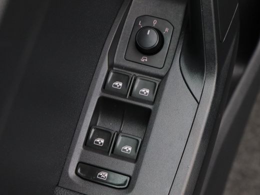 Seat Ibiza 1.0 EcoTSi 4.OH! Edition | Digitaal Dashboard | Stoelverwarming | CarPlay | Parkeersensoren | LED... ActivLease financial lease