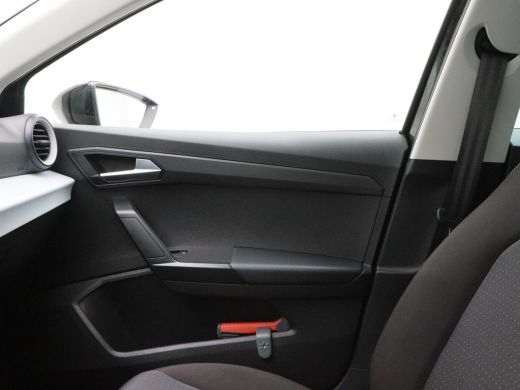 Seat Ibiza 1.0 EcoTSi 4.OH! Edition | Digitaal Dashboard | Stoelverwarming | CarPlay | Parkeersensoren | LED... ActivLease financial lease