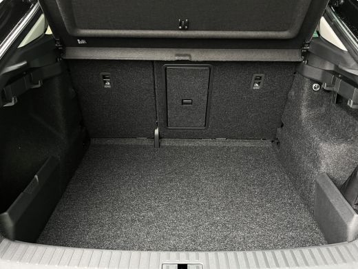 Skoda Enyaq Coupe 85 Business Edition | 19'' Velgen 'Regulus' | Elektrische voorstoel met geheugen | Achteruitrijca... ActivLease financial lease