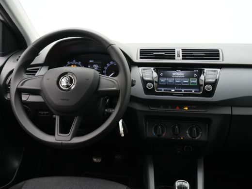 Skoda Fabia 1.0 75pk Active Airco Cruise Bluetooth 218 ActivLease financial lease