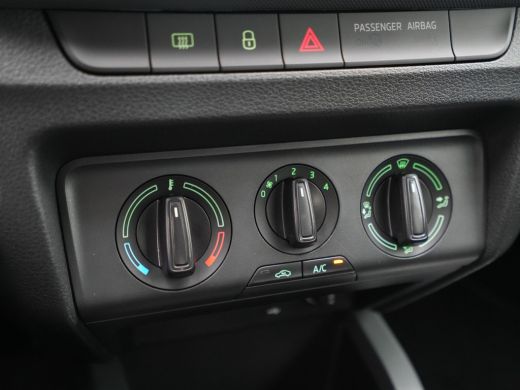 Skoda Fabia 1.0 75pk Active Airco Cruise Bluetooth 218 ActivLease financial lease