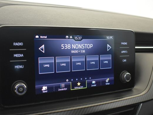 Skoda Kamiq 1.0 TSI Monte Carlo 111pk | Panorama dak | Adaptief cruise control | Navigatie via app connect | ... ActivLease financial lease