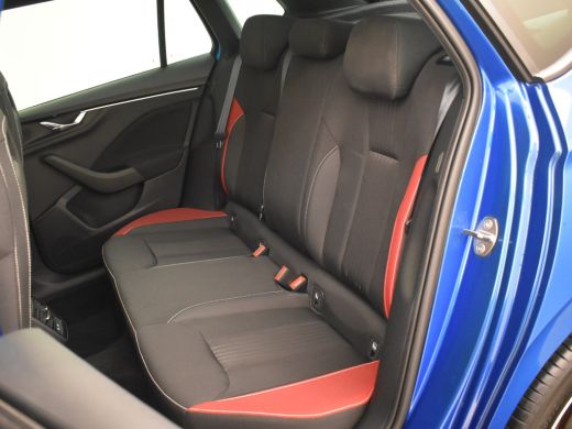 Skoda Kamiq 1.0 TSI Monte Carlo 111pk | Panorama dak | Adaptief cruise control | Navigatie via app connect | ... ActivLease financial lease