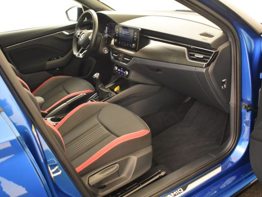 Skoda Kamiq 1.0 TSI Monte Carlo 111pk | Panorama dak | Adaptief cruise control | Navigatie via app connect | ... ActivLease financial lease