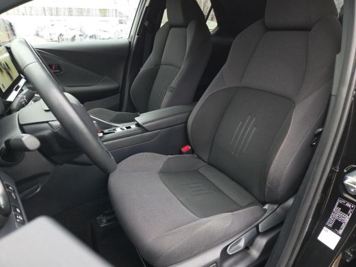 Toyota C-HR 1.8 Hybrid 140 First Edition | Apple CarPlay | Parkeersensoren | Blindspot | Rijklaarprijs incl. ... ActivLease financial lease