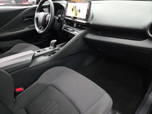 Toyota C-HR 1.8 Hybrid 140 First Edition | Apple CarPlay | Parkeersensoren | Blindspot | Rijklaarprijs incl. ... ActivLease financial lease