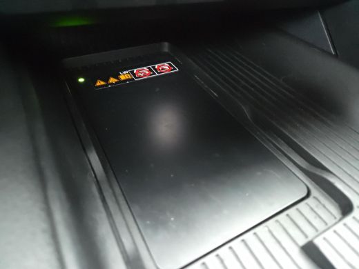 Toyota C-HR 1.8 Hybrid 140 First Edition | Apple CarPlay | Parkeersensoren | Blindspot | Rijklaarprijs incl. ... ActivLease financial lease