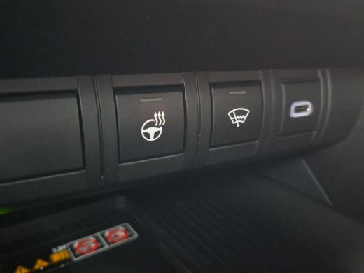 Toyota C-HR 1.8 Hybrid 140 First Edition | Apple CarPlay | Parkeersensoren | Blindspot | Rijklaarprijs incl. ... ActivLease financial lease