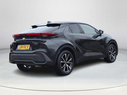 Toyota C-HR 1.8 Hybrid 140 First Edition | Apple CarPlay | Parkeersensoren | Blindspot | Rijklaarprijs incl. ... ActivLease financial lease