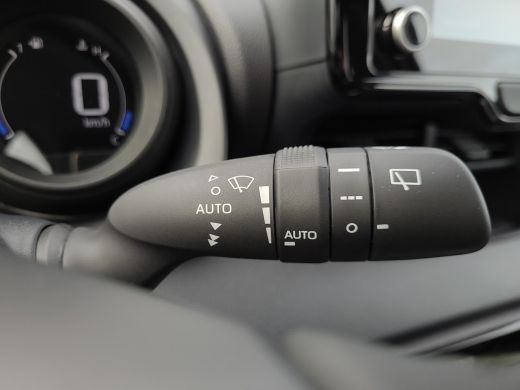 Toyota Yaris 1.5 Hybrid Dynamic Automaat | Apple CarPlay / Android Auto | LM Velgen | Rijklaarprijs incl. gara... ActivLease financial lease