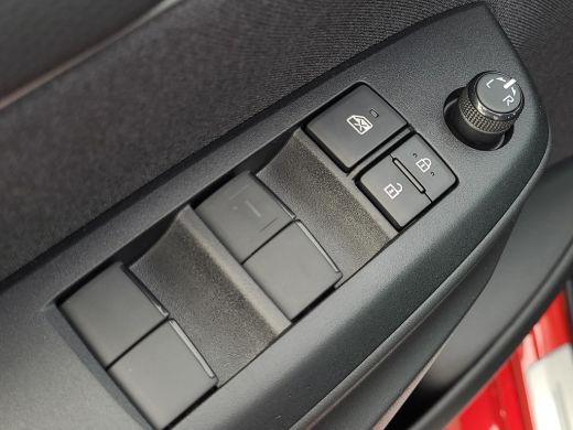 Toyota Yaris 1.5 Hybrid Dynamic Automaat | Apple CarPlay / Android Auto | LM Velgen | Rijklaarprijs incl. gara... ActivLease financial lease