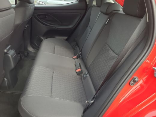 Toyota Yaris 1.5 Hybrid Dynamic Automaat | Apple CarPlay / Android Auto | LM Velgen | Rijklaarprijs incl. gara... ActivLease financial lease