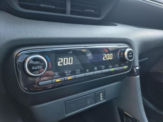 Toyota Yaris 1.5 Hybrid Executive | Apple CarPlay/Android auto | Achteruitrijcamera | Panoramadak ActivLease financial lease