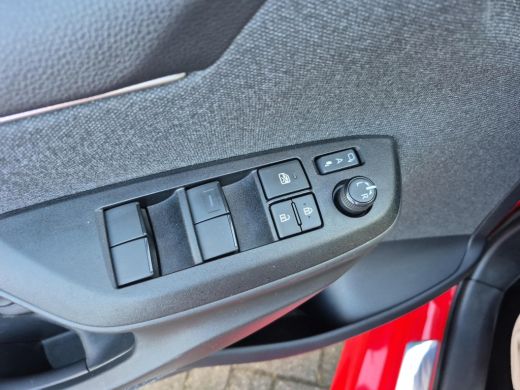 Toyota Yaris 1.5 Hybrid Executive | Apple CarPlay/Android auto | Achteruitrijcamera | Panoramadak ActivLease financial lease