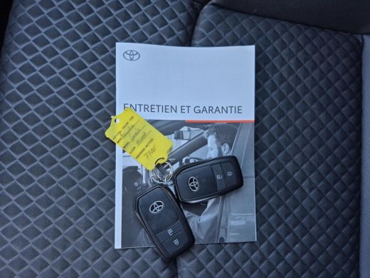 Toyota Yaris 1.5 Hybrid Executive | Apple CarPlay/Android auto | Achteruitrijcamera | Panoramadak ActivLease financial lease