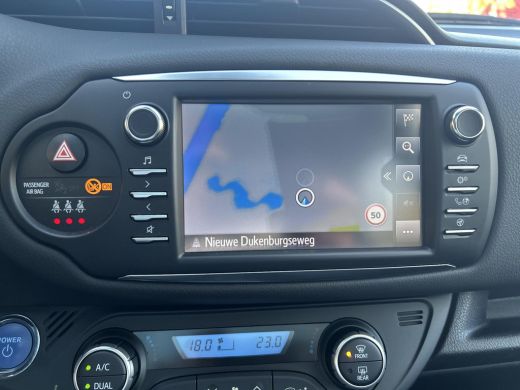 Toyota Yaris 1.5 Hybrid Premium ActivLease financial lease