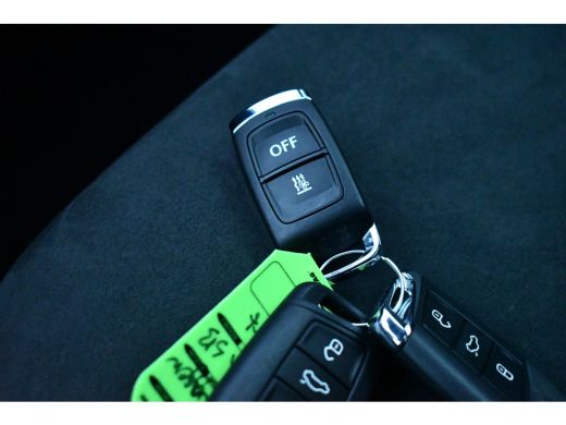 Volkswagen Arteon 1.4 TSI eHybrid R-Line Pano Trekh ACC Massage DCC Standk 19inch ActivLease financial lease