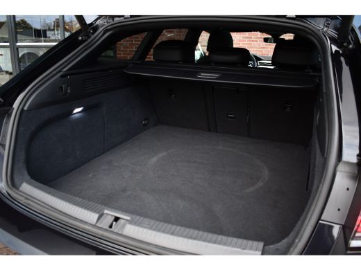 Volkswagen Arteon 1.4 TSI eHybrid R-Line Pano Trekh ACC Massage DCC Standk 19inch ActivLease financial lease