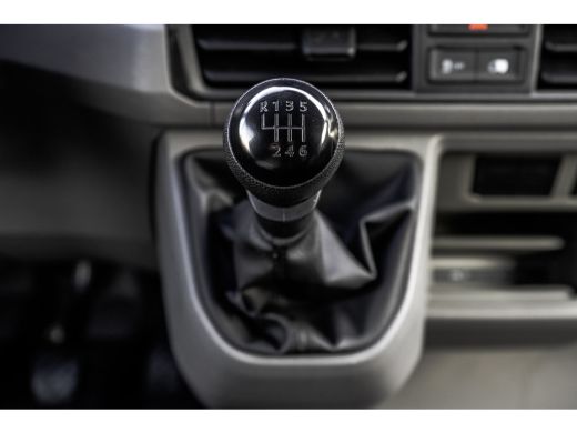 Volkswagen Crafter 2.0TDI 140PK 30 TDI | L3H2 | NW Model | Navi | CarPlay | Camera | Cruise | Climate | PDC | Euro 6 ActivLease financial lease