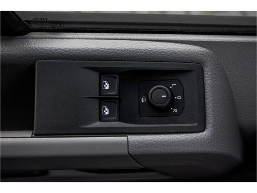 Volkswagen Crafter 2.0TDI 140PK 30 TDI | L3H2 | NW Model | Navi | CarPlay | Camera | Cruise | Climate | PDC | Euro 6 ActivLease financial lease