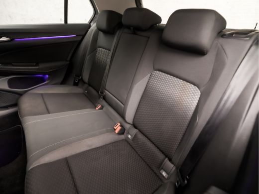 Volkswagen Golf 1.0 TSI Sport Automaat (SCHUIFDAK, APPLE CARPLAY, STUUR/STOELVERWARMING, DYNAMISCHE KNIPPERLICHTE... ActivLease financial lease