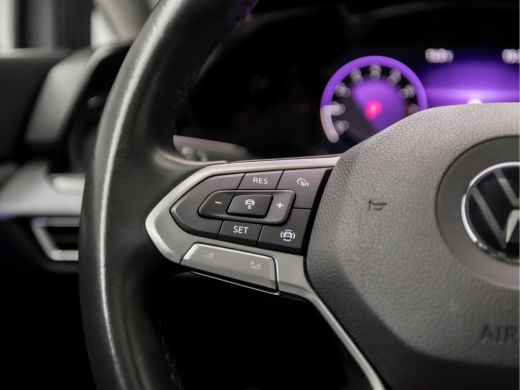 Volkswagen Golf 1.0 TSI Sport Automaat (SCHUIFDAK, APPLE CARPLAY, STUUR/STOELVERWARMING, DYNAMISCHE KNIPPERLICHTE... ActivLease financial lease