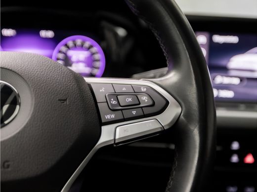 Volkswagen Golf 1.0 TSI Sport Automaat (SCHUIFDAK, APPLE CARPLAY, STUUR/STOELVERWARMING, DYNAMISCHE KNIPPERLICHTE... ActivLease financial lease