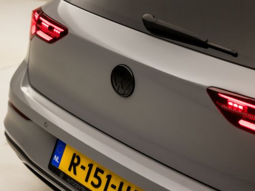 Volkswagen Golf 1.0 TSI Sport Automaat (SCHUIFDAK, APPLE CARPLAY, STUUR/STOELVERWARMING, DYNAMISCHE KNIPPERLICHTE... ActivLease financial lease