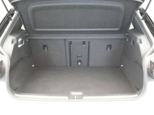 Volkswagen ID.3 First Max 58 kWh 204pk Navigatie Camera Stoelverwarming Side ass. ARGON ActivLease financial lease