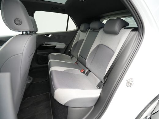Volkswagen ID.3 First Max 58 kWh 204pk Navigatie Camera Stoelverwarming Side ass. ARGON ActivLease financial lease