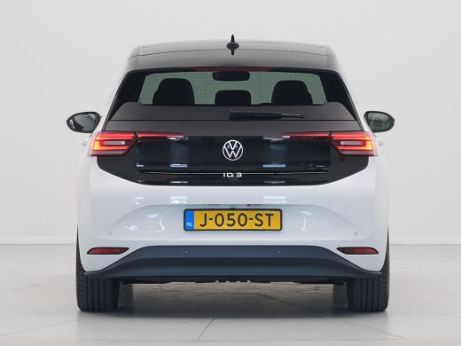 Volkswagen ID.3 First Max 58 kWh 204pk Navigatie Camera Stoelverwarming Side ass. ARGON ActivLease financial lease