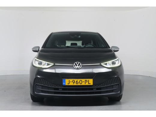 Volkswagen ID.3 First Plus 58 kWh | LED | Cruise Adaptive | Trekhaak | Navi | Stoelverwarming | Clima | Camera | ... ActivLease financial lease