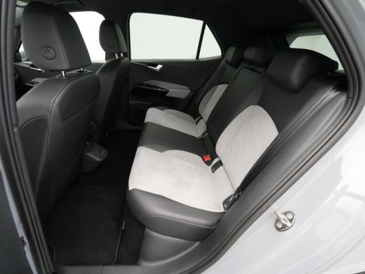 Volkswagen ID.3 Pro Edition 58 kWh 204pk Navigatie Camera Stoelverwarming Acc 327 ActivLease financial lease