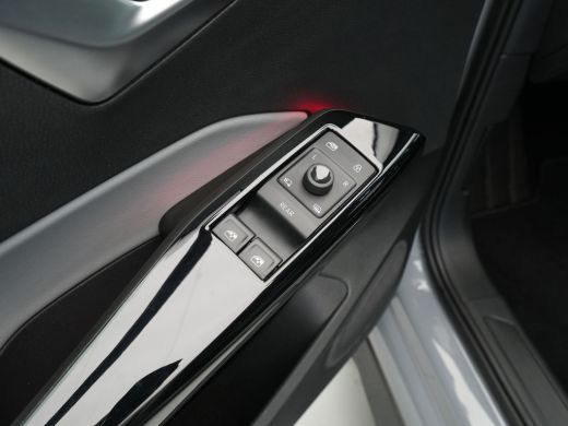 Volkswagen ID.3 Pro Edition 58 kWh 204pk Navigatie Camera Stoelverwarming Acc 327 ActivLease financial lease