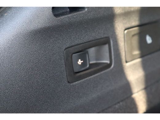 Volkswagen ID.7 286PK Pro Business 77 kWh | Airco (automatisch) | Keyless entry | Trekhaak elektrisch uitklapbaar ActivLease financial lease