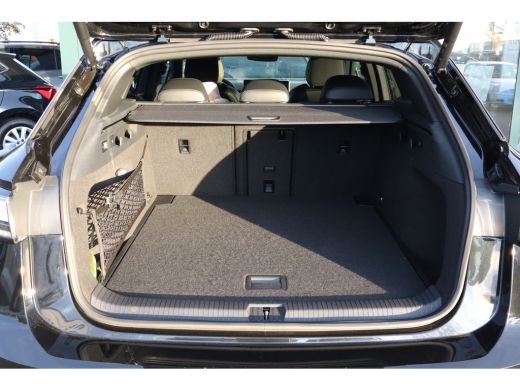 Volkswagen ID.7 286PK Pro Business 77 kWh | Airco (automatisch) | Keyless entry | Trekhaak elektrisch uitklapbaar ActivLease financial lease