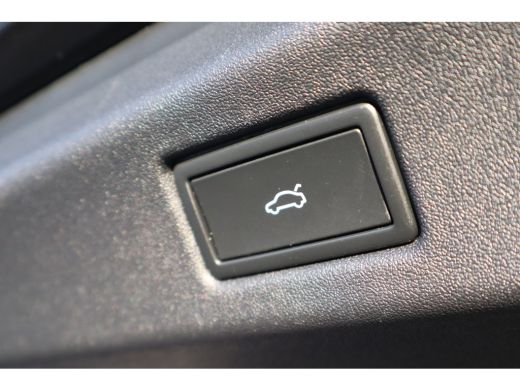 Volkswagen ID.7 286PK Pro Business 77 kWh | Airco (automatisch) | Keyless entry | Trekhaak elektrisch uitklapbaar ActivLease financial lease