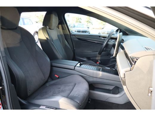 Volkswagen ID.7 286PK Pro Business 77 kWh | Airco (automatisch) | Keyless entry | Trekhaak elektrisch uitklapbaar ActivLease financial lease