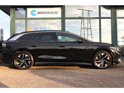 Volkswagen ID.7 286PK Pro Business 77 kWh | Airco (automatisch) | Keyless entry | Trekhaak elektrisch uitklapbaar ActivLease financial lease