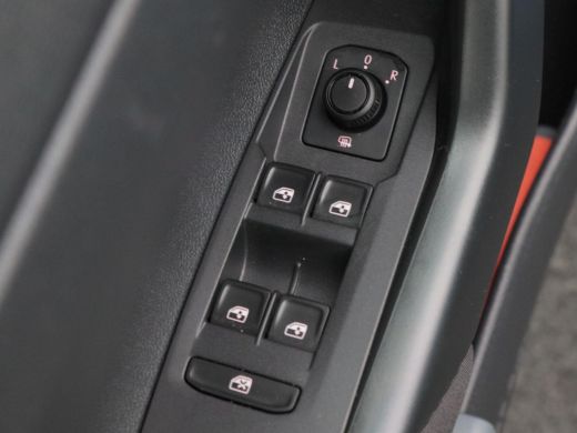 Volkswagen Polo 1.0 TSi Comfortline | Adaptive Cruise | Navigatiesysteem | CarPlay | Lederen Stuurwiel | LED | 99... ActivLease financial lease