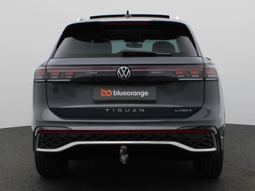 Volkswagen Tiguan 1.5 eHybrid R-Line Edition 272PK DSG Pano-Schuifdak, Trekhaak, Lederen Bekleding, 360gr. camera, ... ActivLease financial lease