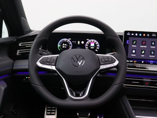 Volkswagen Tiguan 1.5 eHybrid R-Line Edition 272PK DSG Pano-Schuifdak, Trekhaak, Lederen Bekleding, 360gr. camera, ... ActivLease financial lease