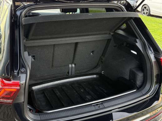 Volkswagen Tiguan 1.5 TSI R-Line Elektr. Trekhaak, App Carplay ActivLease financial lease